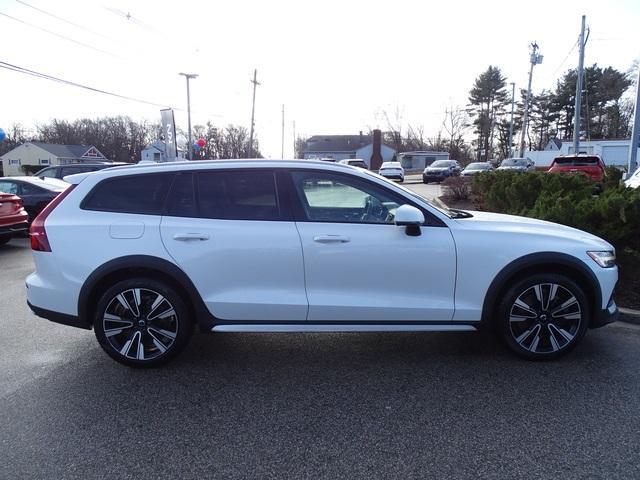 used 2020 Volvo V60 Cross Country car