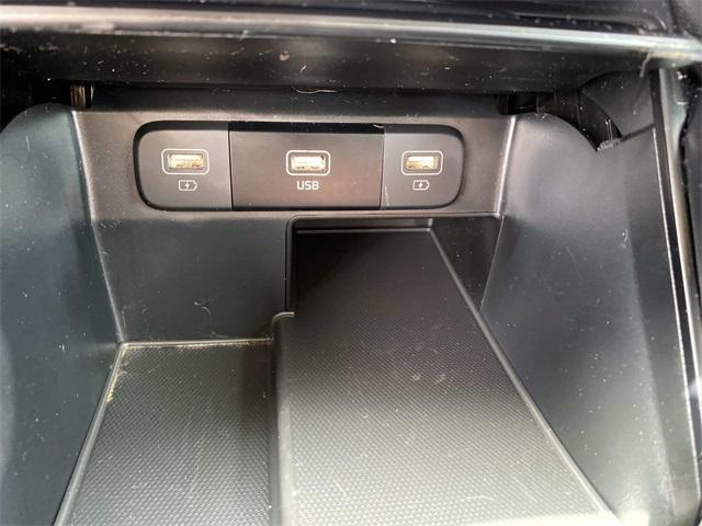 used 2023 Kia Sorento car, priced at $25,828