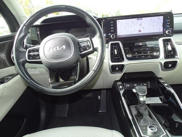 used 2022 Kia Sorento car, priced at $30,920