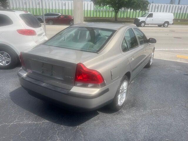 used 2001 Volvo S60 car, priced at $4,900