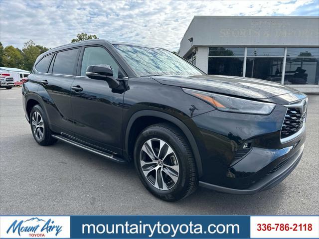 used 2023 Toyota Highlander car, priced at $39,993