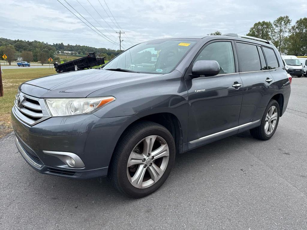 used 2013 Toyota Highlander car, priced at $11,988
