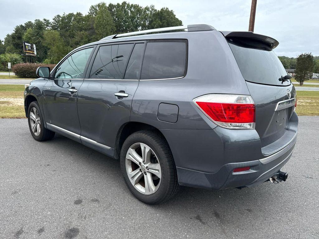 used 2013 Toyota Highlander car, priced at $11,988
