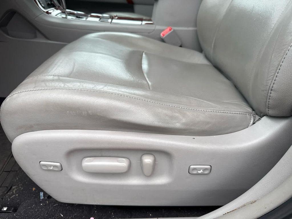 used 2013 Toyota Highlander car, priced at $11,988
