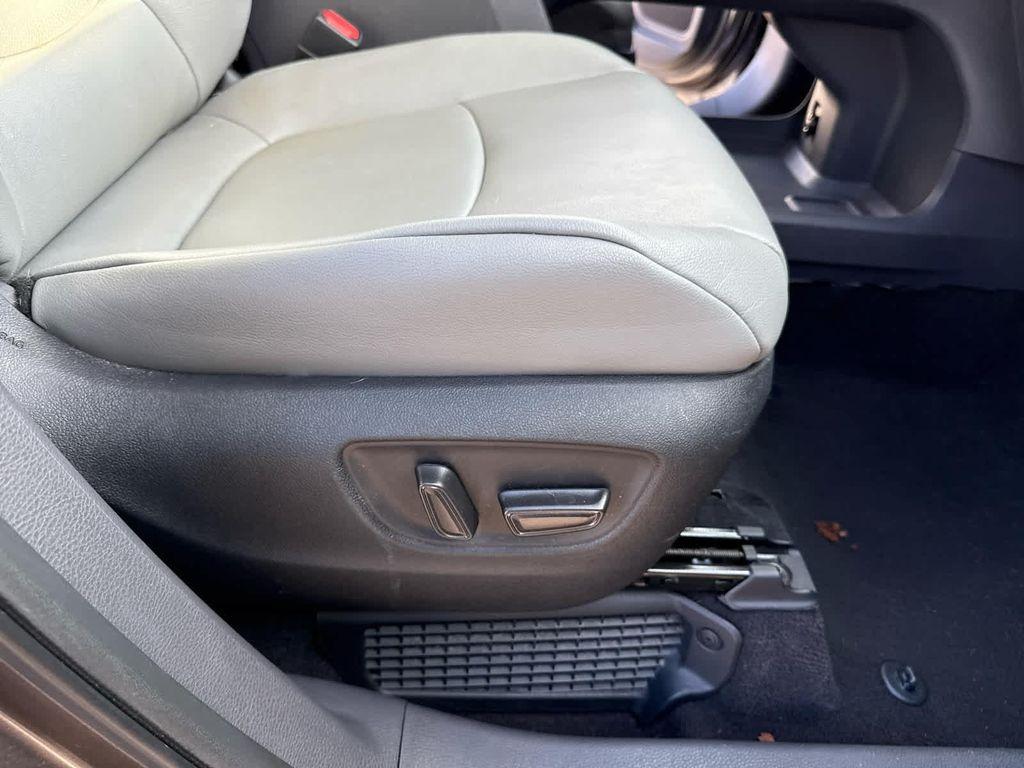 used 2023 Toyota Sienna car, priced at $43,568