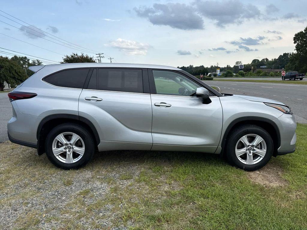 used 2024 Toyota Highlander car, priced at $36,476
