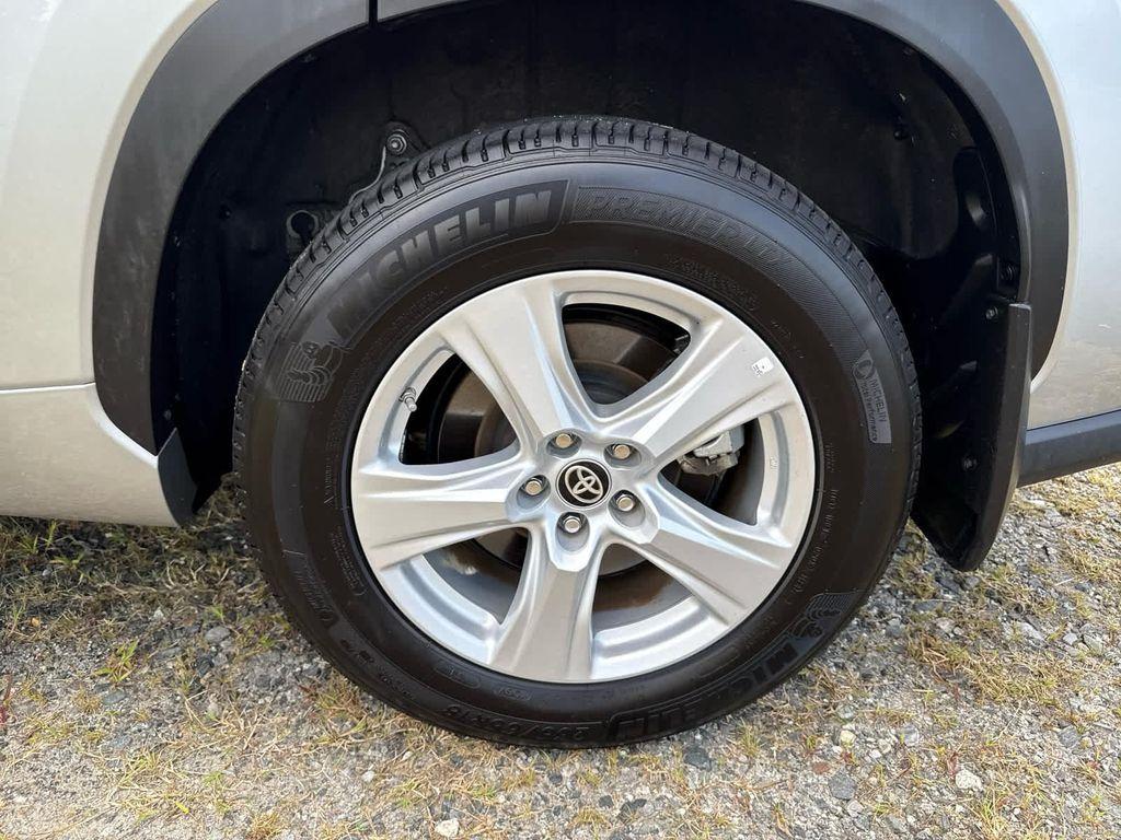 used 2024 Toyota Highlander car, priced at $36,476