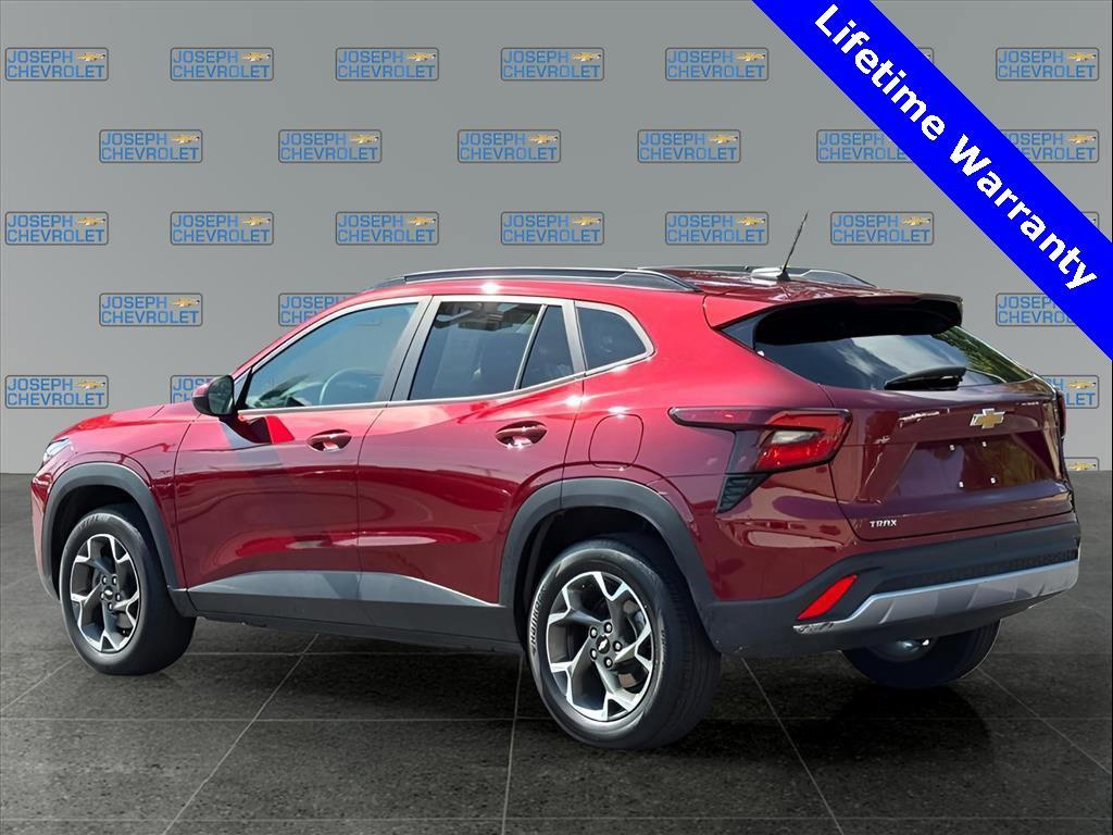 used 2025 Chevrolet Trax car, priced at $21,000