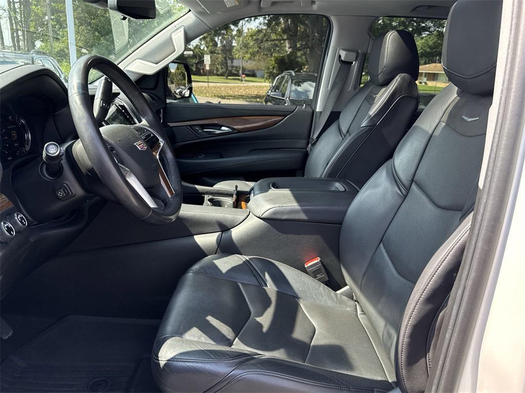 used 2020 Cadillac Escalade ESV car, priced at $39,500