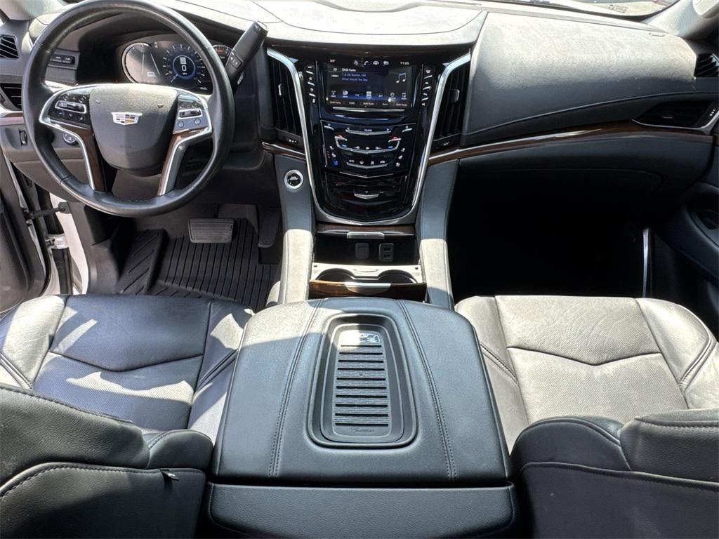 used 2020 Cadillac Escalade ESV car, priced at $39,500