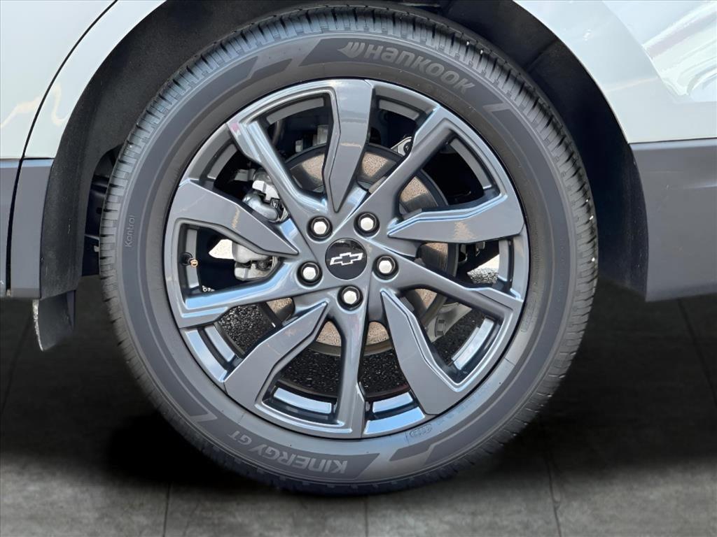 used 2024 Chevrolet Equinox car, priced at $28,700