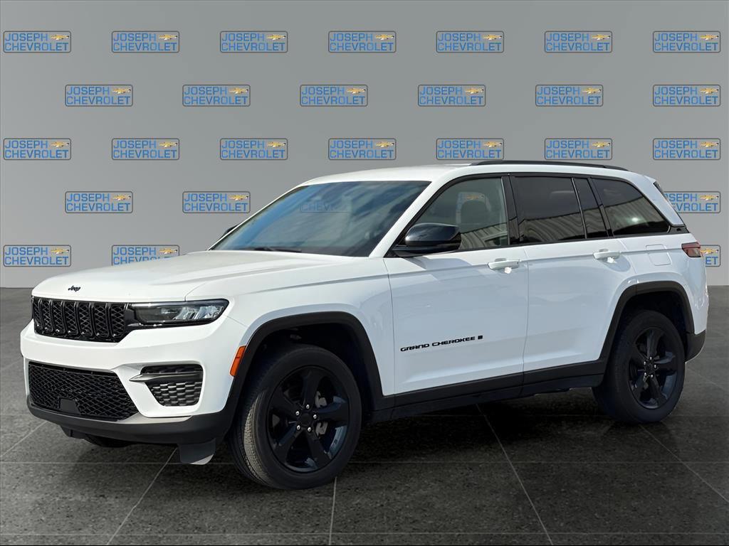 used 2023 Jeep Grand Cherokee car, priced at $28,500