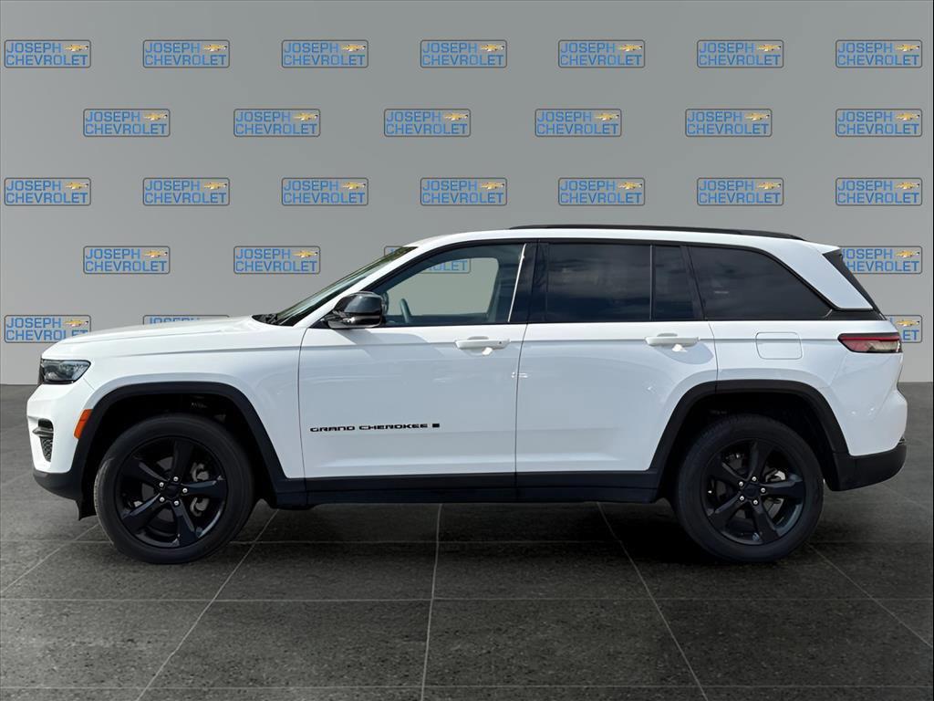 used 2023 Jeep Grand Cherokee car, priced at $28,500