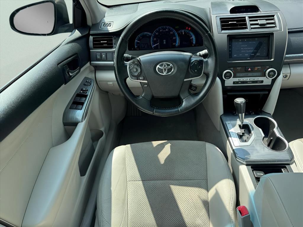 used 2014 Toyota Camry Hybrid car, priced at $8,900