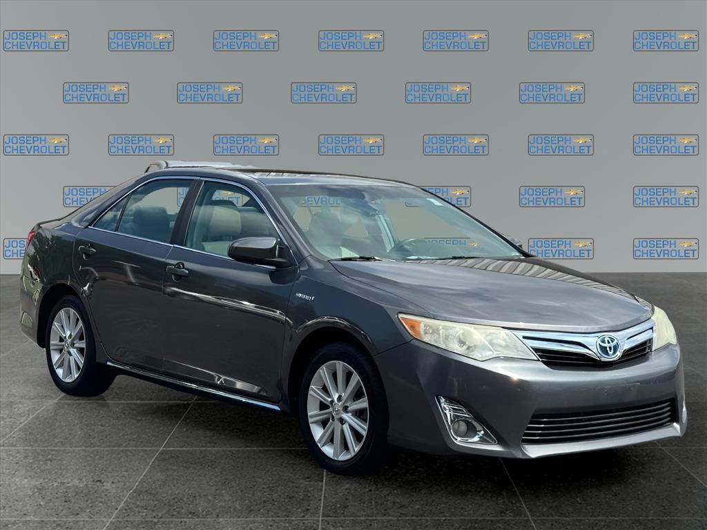 used 2014 Toyota Camry Hybrid car, priced at $8,900