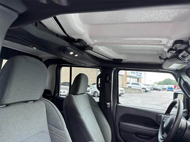 used 2024 Jeep Gladiator car, priced at $37,900