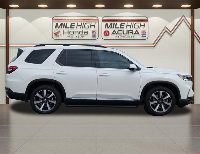 new 2025 Honda Pilot car, priced at $54,985