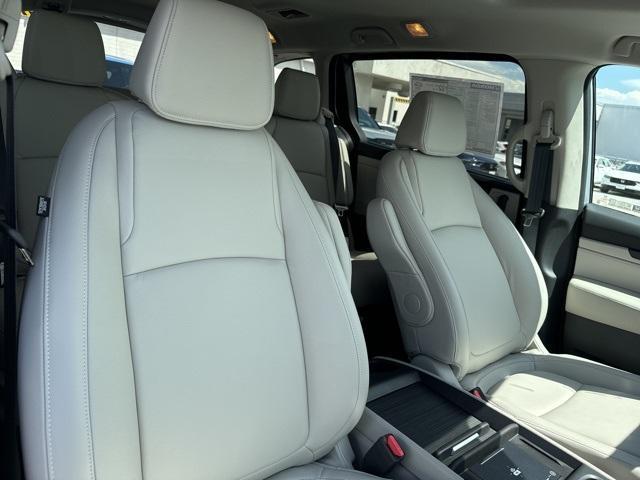 new 2025 Honda Odyssey car, priced at $43,670