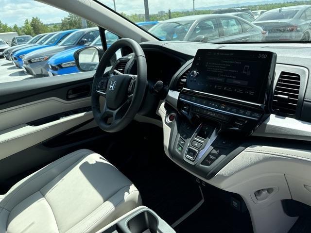 new 2025 Honda Odyssey car, priced at $43,670
