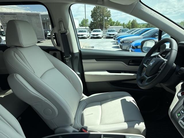 new 2025 Honda Odyssey car, priced at $43,670