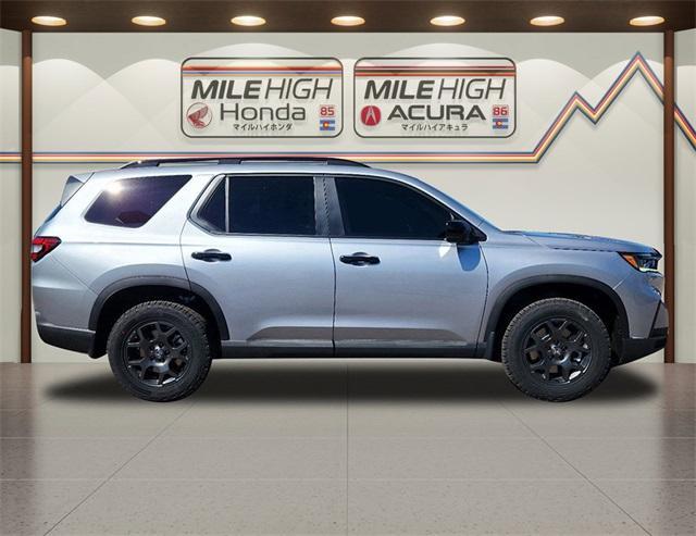 new 2025 Honda Pilot car, priced at $47,697