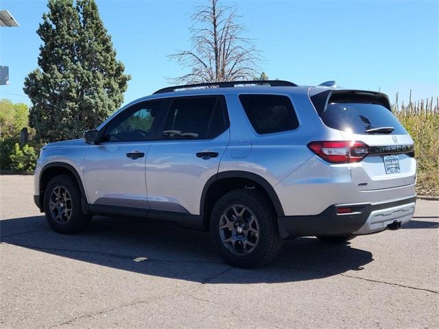 new 2025 Honda Pilot car, priced at $47,697