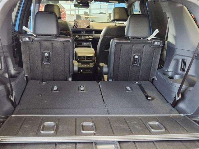 new 2025 Honda Pilot car, priced at $47,697