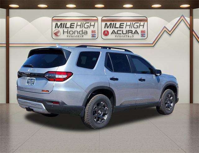 new 2025 Honda Pilot car, priced at $47,697
