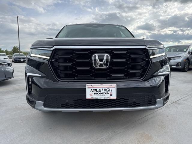 new 2025 Honda Pilot car, priced at $51,050