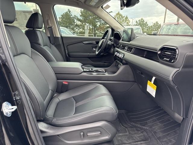 new 2025 Honda Pilot car, priced at $51,050