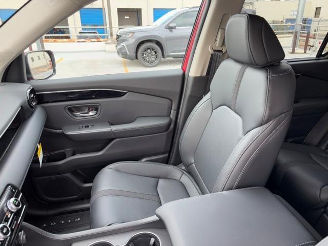 used 2025 Honda Pilot car, priced at $41,500