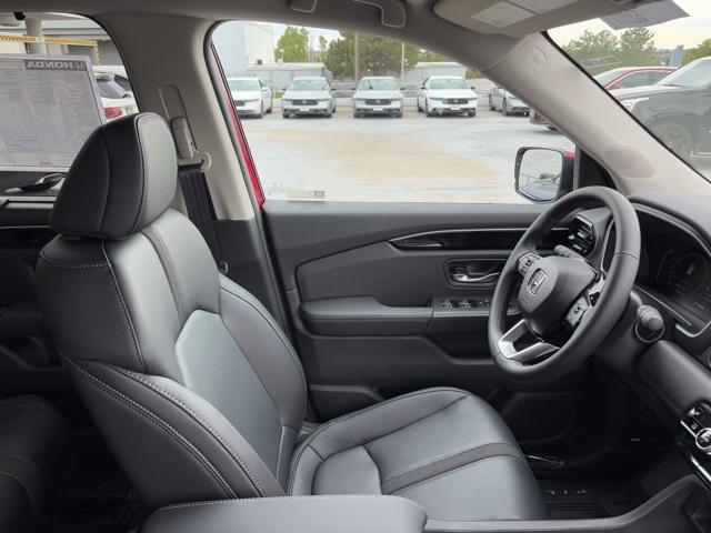 used 2025 Honda Pilot car, priced at $41,500