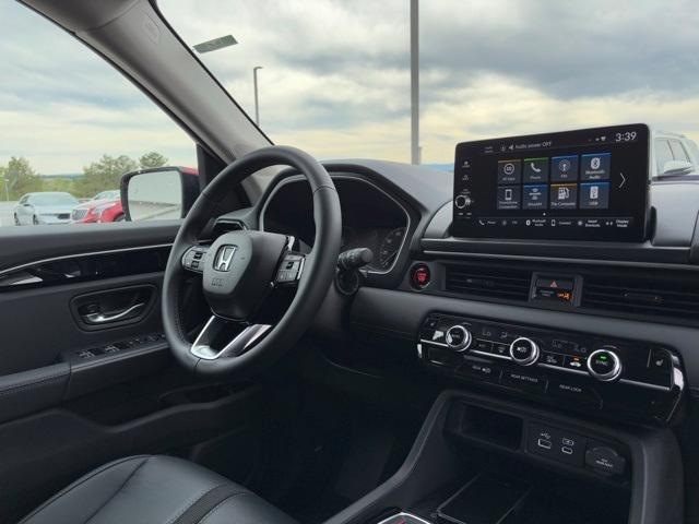 used 2025 Honda Pilot car, priced at $41,500