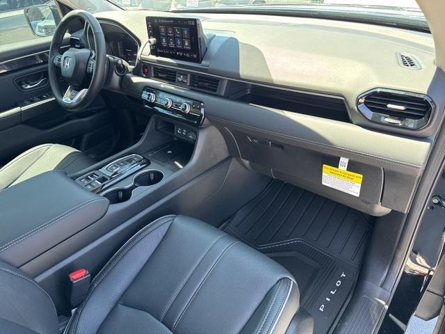 new 2025 Honda Pilot car, priced at $54,530