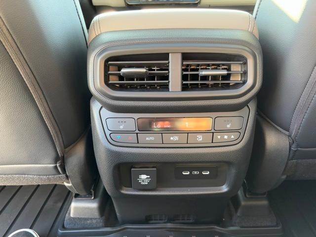 new 2025 Honda Pilot car, priced at $52,376