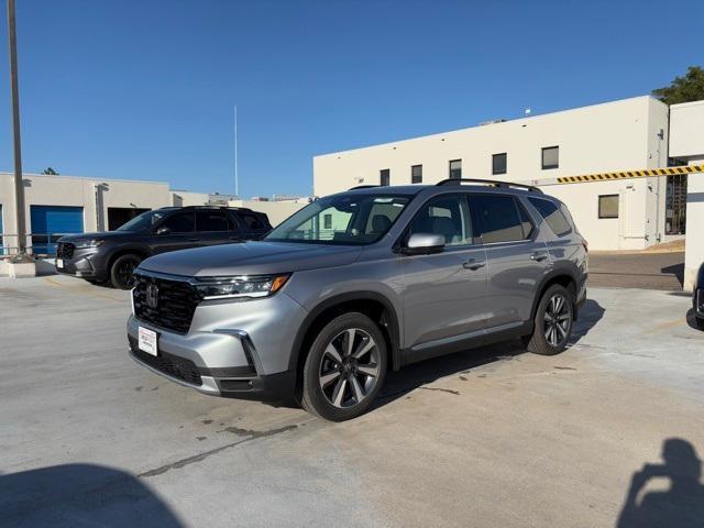 new 2025 Honda Pilot car, priced at $52,376