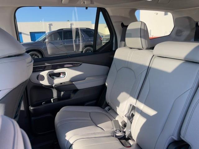 new 2025 Honda Pilot car, priced at $52,376