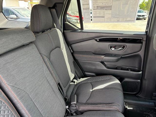 new 2025 Honda Pilot car, priced at $41,596