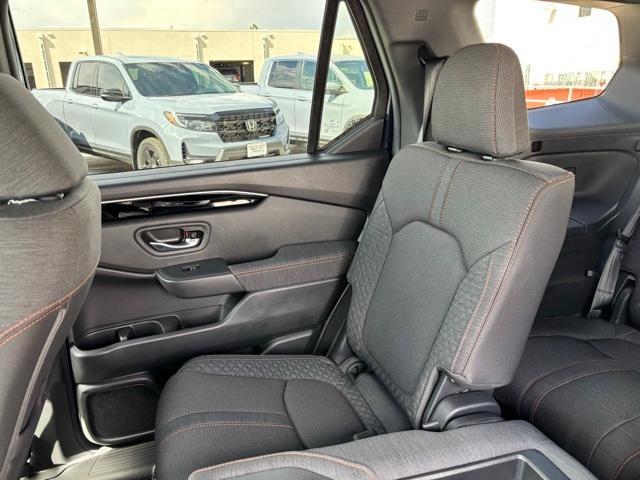 new 2025 Honda Pilot car, priced at $41,596
