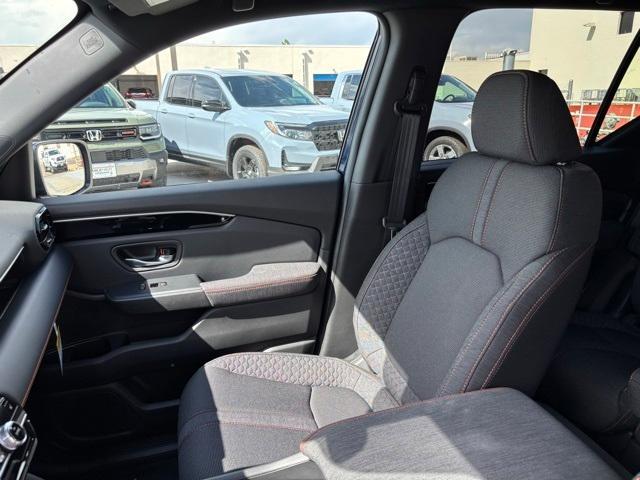 new 2025 Honda Pilot car, priced at $41,596