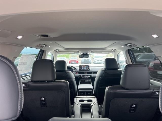 new 2025 Honda Pilot car, priced at $54,985