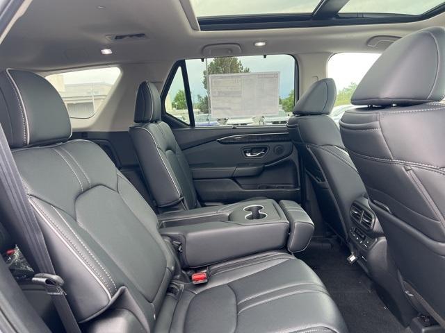 new 2025 Honda Pilot car, priced at $54,985