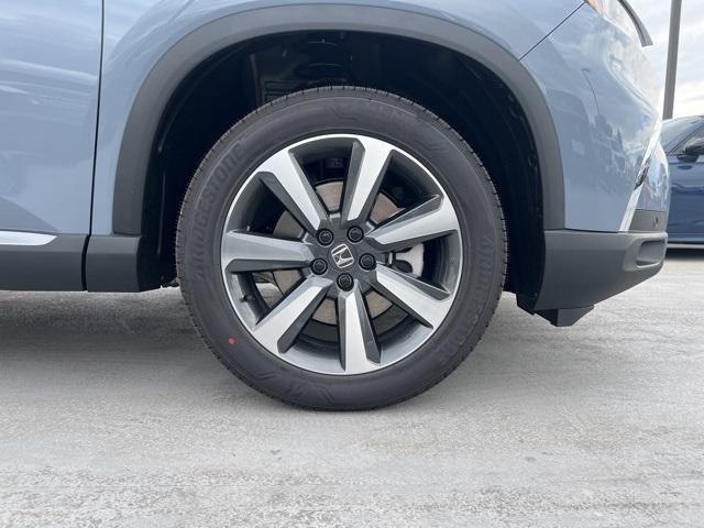 new 2025 Honda Pilot car, priced at $54,985