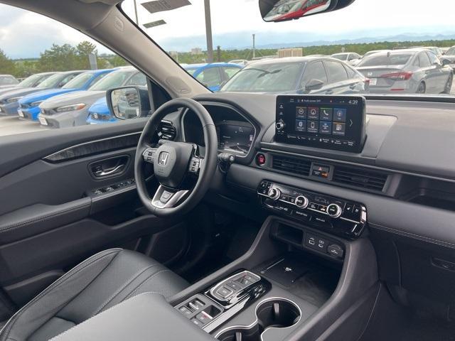 new 2025 Honda Pilot car, priced at $54,985