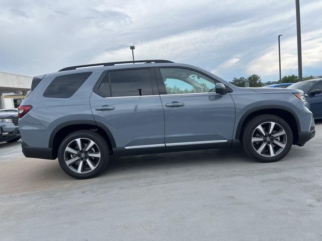 new 2025 Honda Pilot car, priced at $54,985