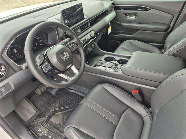 new 2025 Honda Pilot car, priced at $53,225
