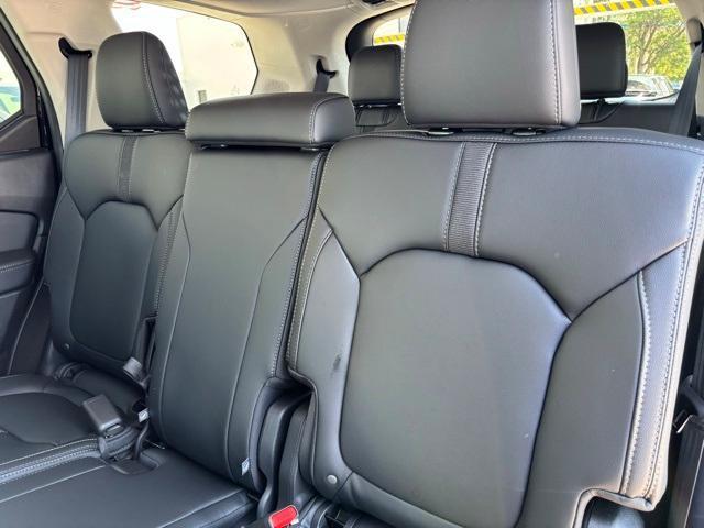 new 2025 Honda Pilot car, priced at $51,050