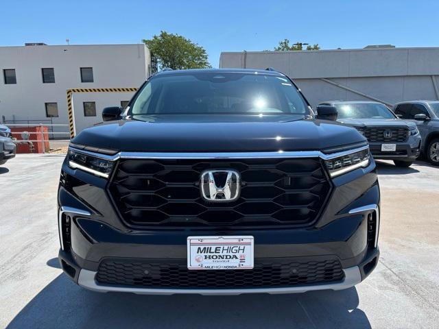 new 2025 Honda Pilot car, priced at $51,050