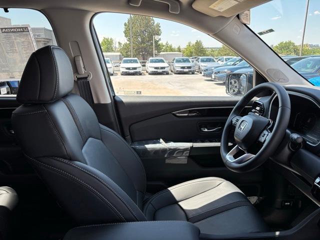 new 2025 Honda Pilot car, priced at $51,050