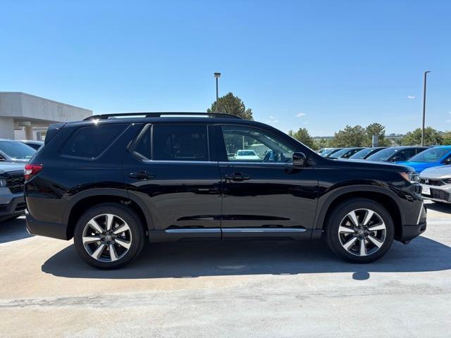 new 2025 Honda Pilot car, priced at $51,050